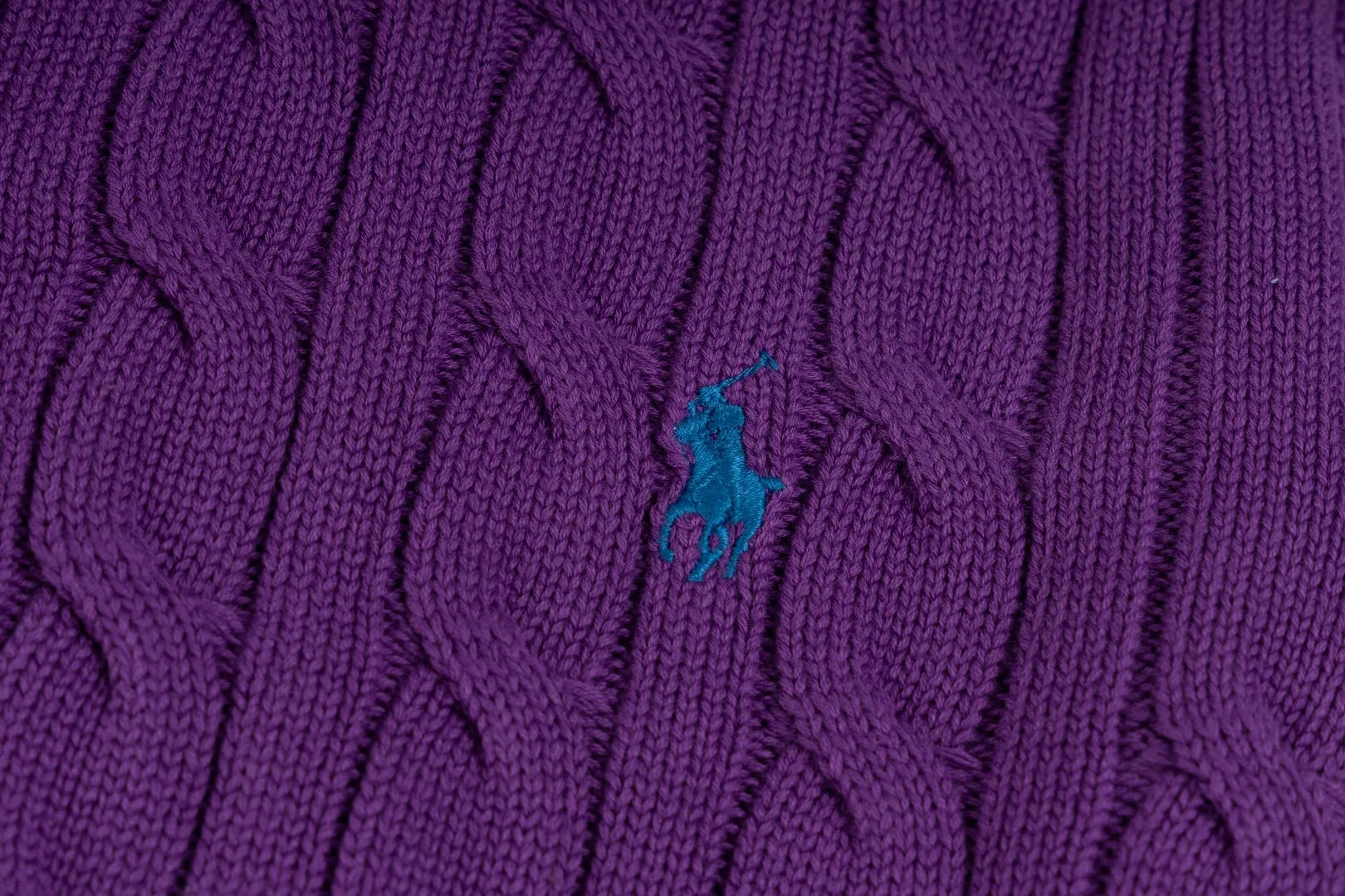 P230 #R93 RALPH LAUREN Ralph Lauren twelve colors classic small label embroidery logo seven-button knitted cable cardigan sweater women's top, high-density LOGO embroidery on the chest, original customization of tag accessories. Made of pure cotton yarn, pure cotton is skin-friendly and comfortable, small label war horse embroidered twist button cardigan sweater 🐎 high quality, follow the blogger to learn how to wear it! Let’s buy a Ralph Lauren cable sweater. It’s a super hard-to-find series after it became popular. It’s hard to find one on the official website. It’s simple and practical to wear, with a lazy and loose feel. The thickened fabric has more texture, feels soft and delicate, and has a loose fit. Whether worn alone or layered, you can wear different styles of fashion with just one piece!   Size: